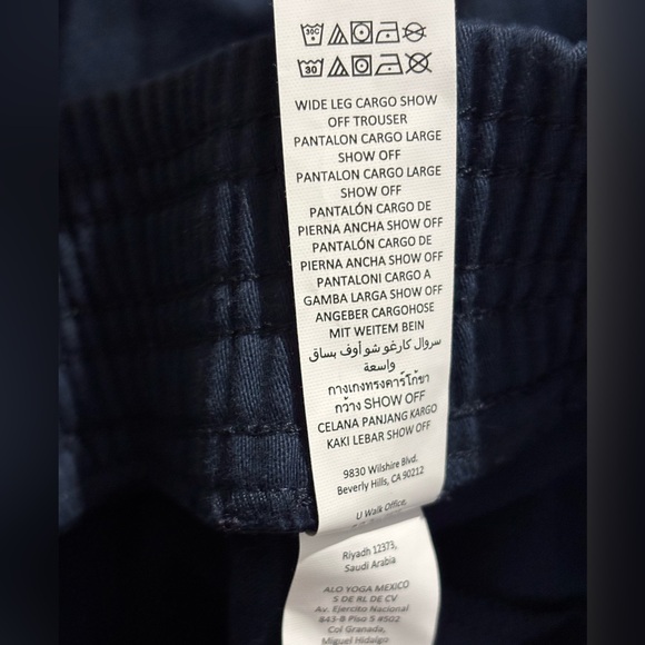 Alo Wide Leg Cargo Show off Trouser- Navy - Picture 4 of 6